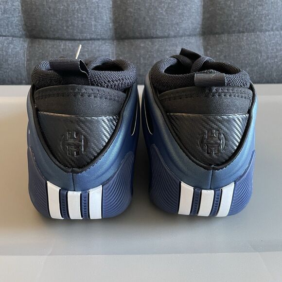 Athletic_Shoes